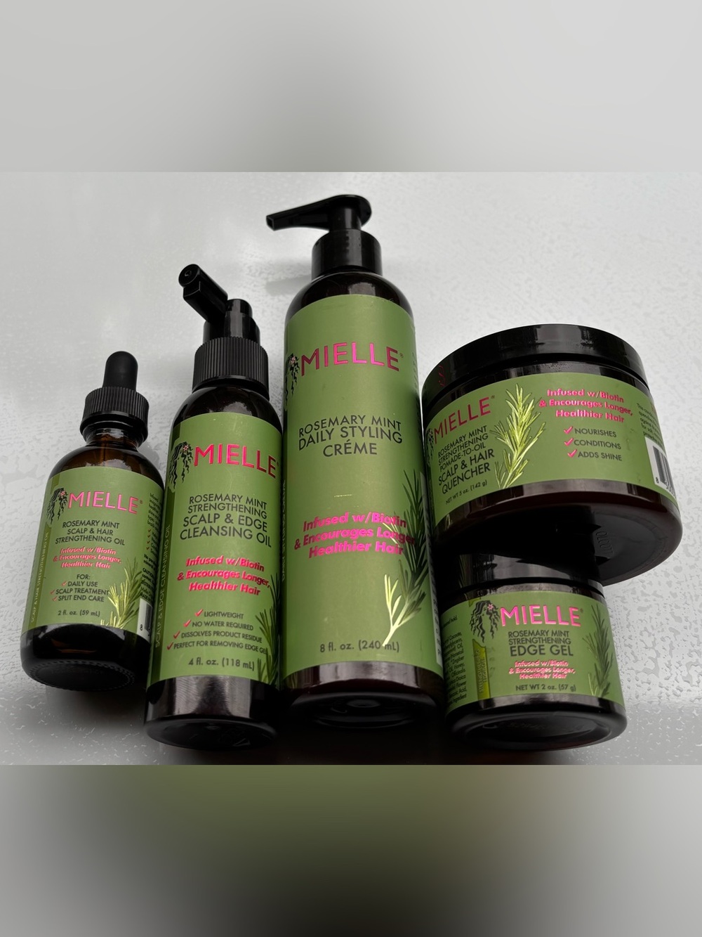 Mielle Rosemary Mint Daily Styling Crème — Green
